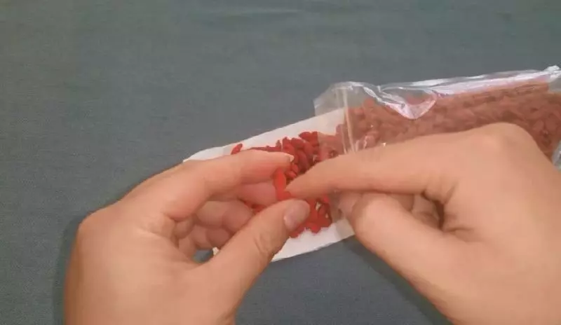 教你一招,一眼就能辨別染色枸杞,再也不怕上當受騙