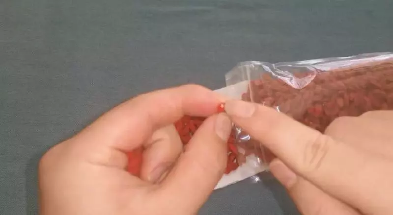 教你一招,一眼就能辨別染色枸杞,再也不怕上當受騙