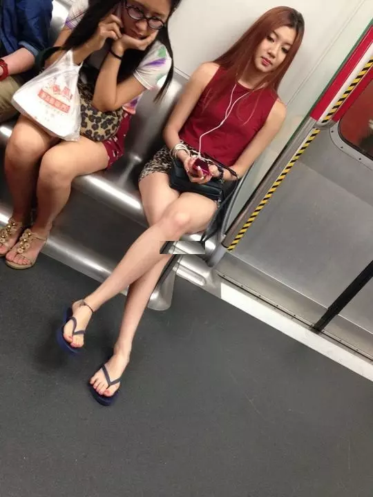 捷運遇見金髮短褲少女,難怪天天有人坐過站