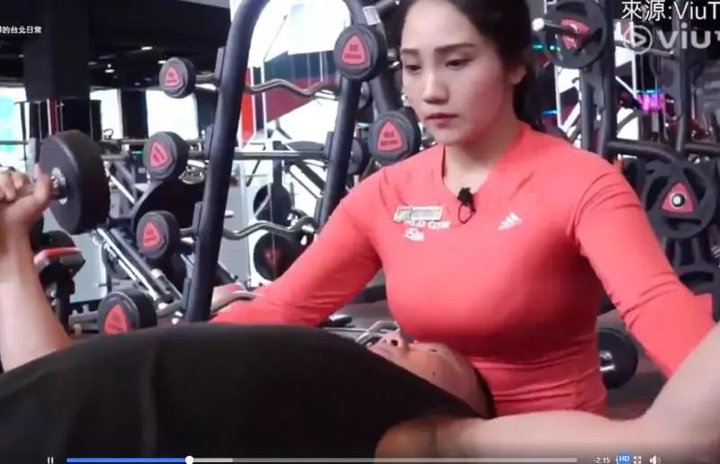 杜汶澤健身女教練,壓迫感山大!口音竟然在台北…網暴動:跪求傳送門