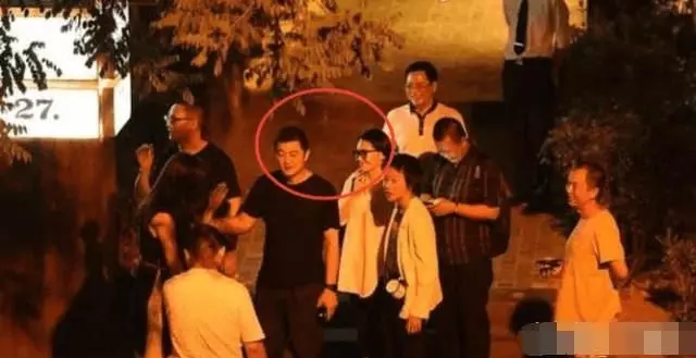 王菲不滿李亞鵬新女友身份,卻遭女方霸氣反擊:你算老幾!