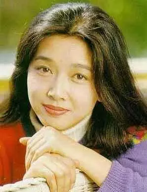 靳東前女友, 年紀輕輕就做了單親媽媽, 如今重出江湖驚艷了無數人!