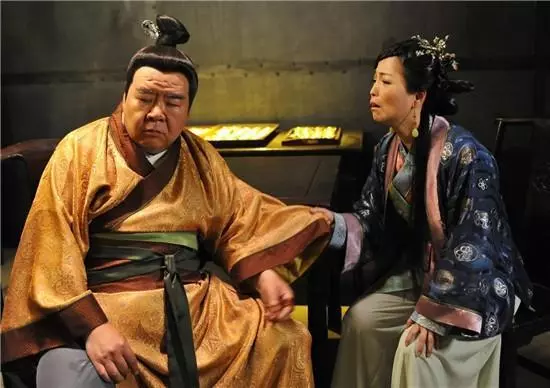 曾人氣直逼周潤發,開豪車奪影帝卻一夜被騙2億,今67歲成這樣!