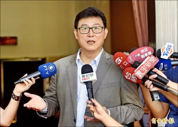 宮廷劇再現?菊後掌控小英?丁:柯是鰲 拜嗎...