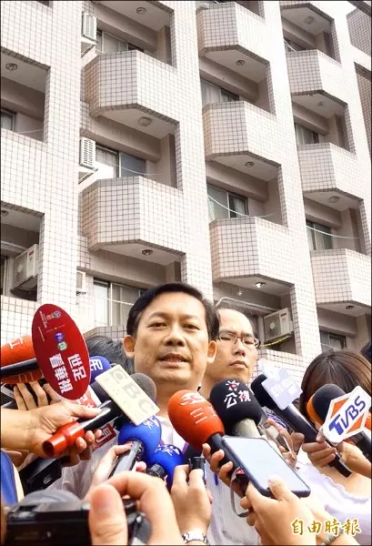 宮廷劇再現?菊後掌控小英?丁:柯是鰲 拜嗎...