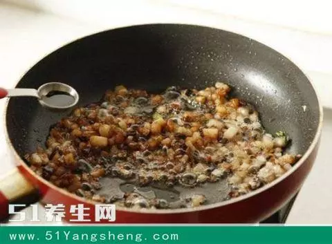 手把手教你做香菇滷肉麵,簡單不乏營養,好吃又便宜