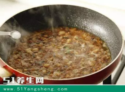 手把手教你做香菇滷肉麵,簡單不乏營養,好吃又便宜
