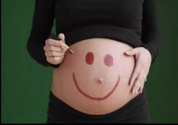 懷孕7個月,婆婆偷偷給小姑三萬塊!知道原因後,我把婆婆當親媽