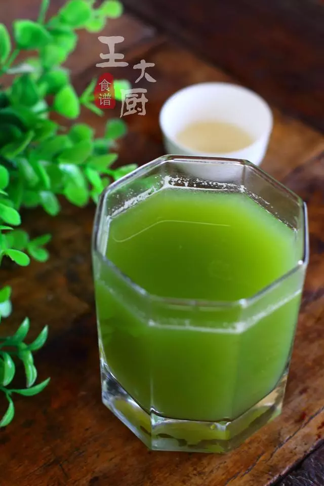 夏日必備飲品,雪梨蜂蜜苦瓜汁,潤肺清火,真的不苦,特別好喝