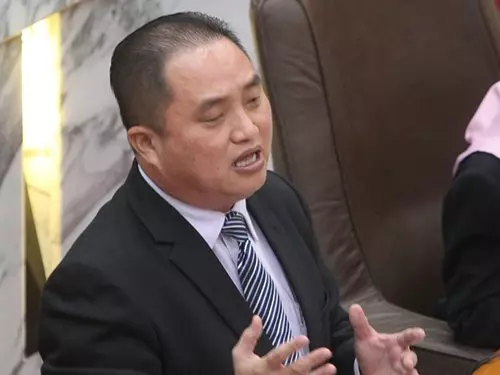 成功阻公正黨「騎劫」 黃瑞林宣誓就任議長