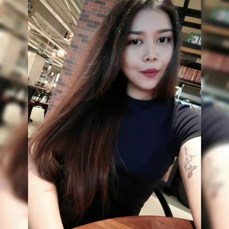 【一個女生逛街小心!】Pavilion出現迷魂黨,正妹差點在KTM站暈倒!
