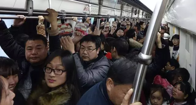 婚後我想買車,婆婆送來6萬,過節去了趟婆家,我哭著把新車賣了