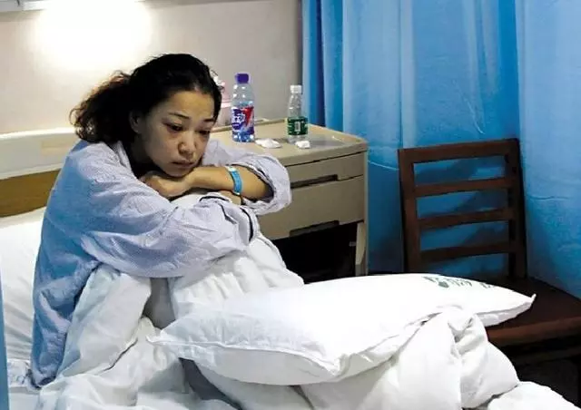 我賣掉娘家陪嫁婚房救婆婆,婆婆臨終前讓老公凈身出戶,傻了