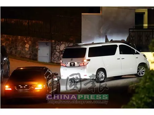 納吉或在今晚被捕 ! 媒體全神戒備,隨時準備拍下歷史性的畫面。