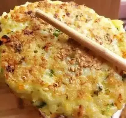 1碗米飯2個雞蛋3種蔬菜,老婆做的早餐餅又想香又軟,上桌就秒光