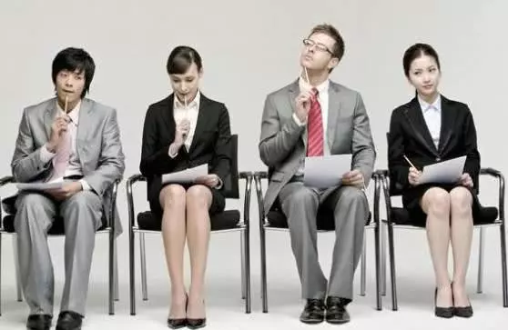 面試官:去廁所忘帶紙,你該怎麼辦?90後姑娘一番話被當場錄取!