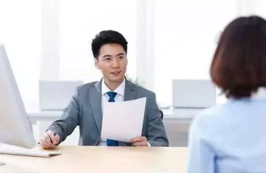 面試官:去廁所忘帶紙,你該怎麼辦?90後姑娘一番話被當場錄取!