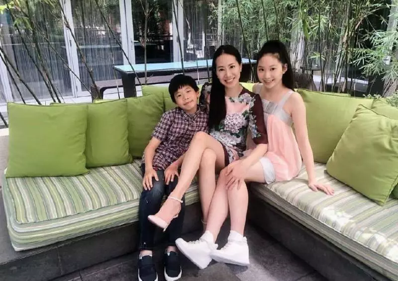 甄子丹兒女近照曝光!兒女各有所長!模特老婆喜歡給子丹拍萌照