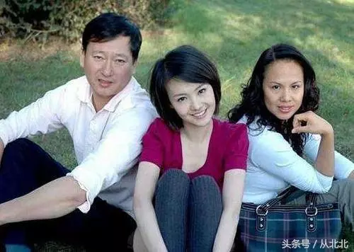 32個明星的媽媽,劉亦菲、井柏然長得不如媽媽,張柏芝媽媽不好看
