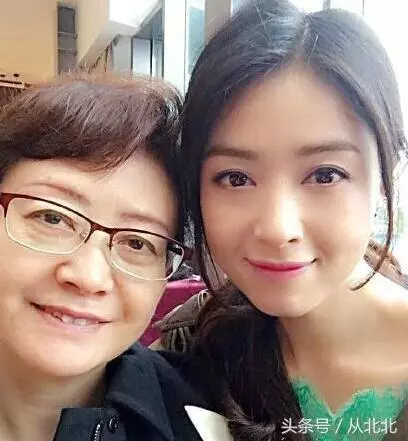 32個明星的媽媽,劉亦菲、井柏然長得不如媽媽,張柏芝媽媽不好看