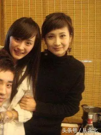 32個明星的媽媽,劉亦菲、井柏然長得不如媽媽,張柏芝媽媽不好看