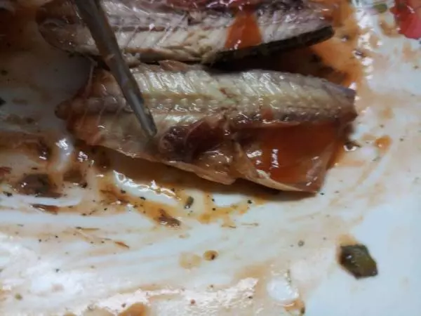 進口沙丁魚發現寄生蟲 農長下令嚴查各入口品牌