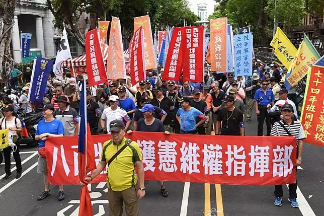 不滿名嘴指月退俸拿7萬 退休軍公教警擬全台串連告她「誹謗」