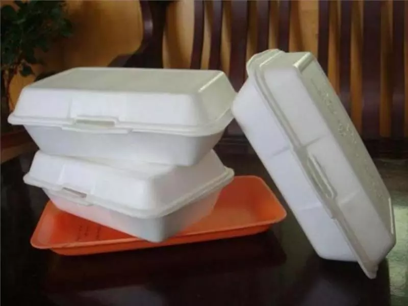 這個凹凸不平的打包飯盒,原來這樣design是因為「這個」原因!大家不要再誤會它了~