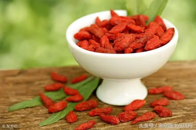 吃什麼讓白髮變黑髮?多吃這4種食物,一頭黑髮自然來