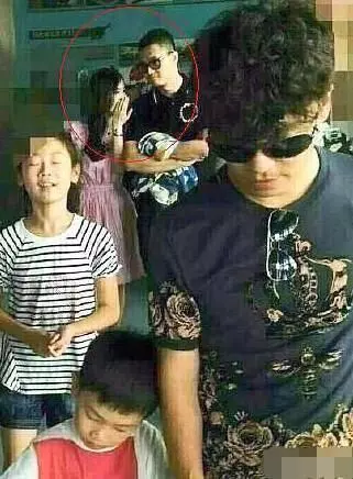 馬蓉竟這樣解釋與宋喆的搭肩合影,但以下四張照片根本無法解釋!最扎心的第四張!