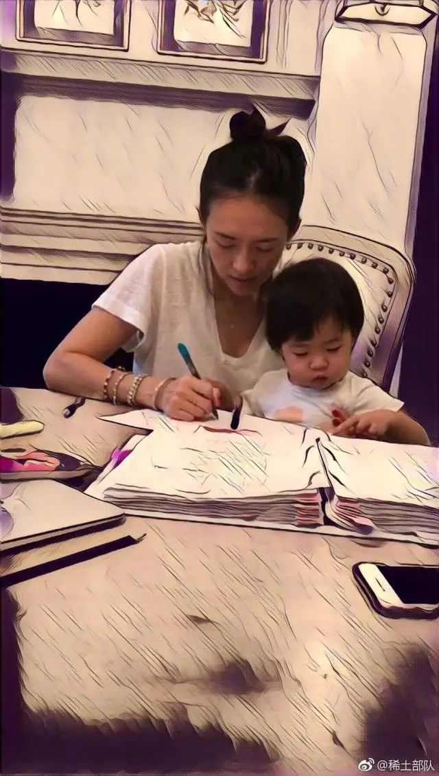 章子怡對女兒醒醒和小蘋果,不同的愛,徹底感動了汪峰!