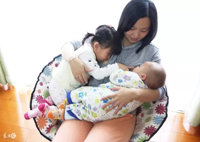 我和婆婆同時坐月子，婆婆沒有奶水，姑子的做法，讓我尷尬