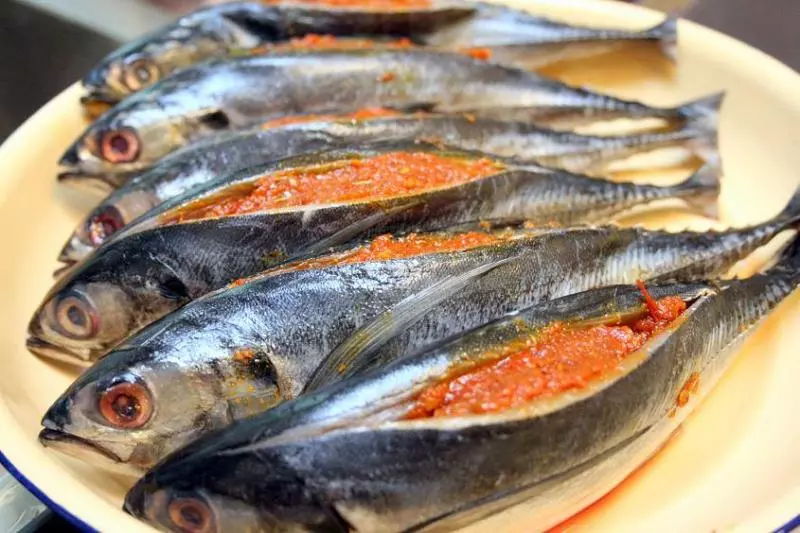 硬尾魚釀辣椒 Sambal Stuffed Ikan Cencaru 吃前擠一點酸桔,更香更好吃