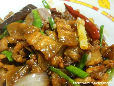 鹹魚花腩煲~濃濃的梅香鹹魚味....好美味哦!