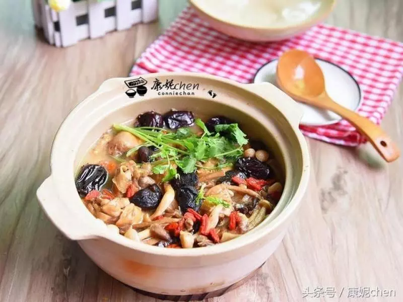 一鍋可以當湯喝,可以當菜吃,味道鮮美,好吃得湯汁不剩一滴
