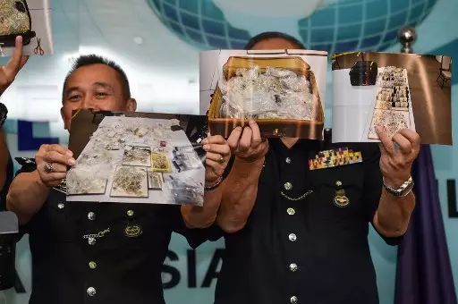 羅斯瑪也嚇大跳?不相信她的名牌包包、珠寶鑽飾總值12億, 納吉:希望有機會看這些物品,我們可以解釋」