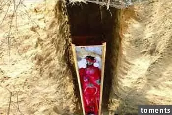 18歲少女竟被貪財父母強逼嫁給男鬼當「鬼妻」!還開了「死亡證明」要讓她死!!沒想到警方趕到現場發現真相竟是這麼恐怖...