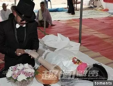 18歲少女竟被貪財父母強逼嫁給男鬼當「鬼妻」!還開了「死亡證明」要讓她死!!沒想到警方趕到現場發現真相竟是這麼恐怖...