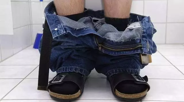 大便非常的臭,是腸胃健康出現問題了嗎?養生專家告訴你正確答案
