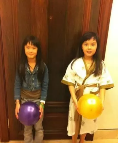 她被評最丑星二代,曾自卑到不敢出門上學,今16歲變成氣質大美女!