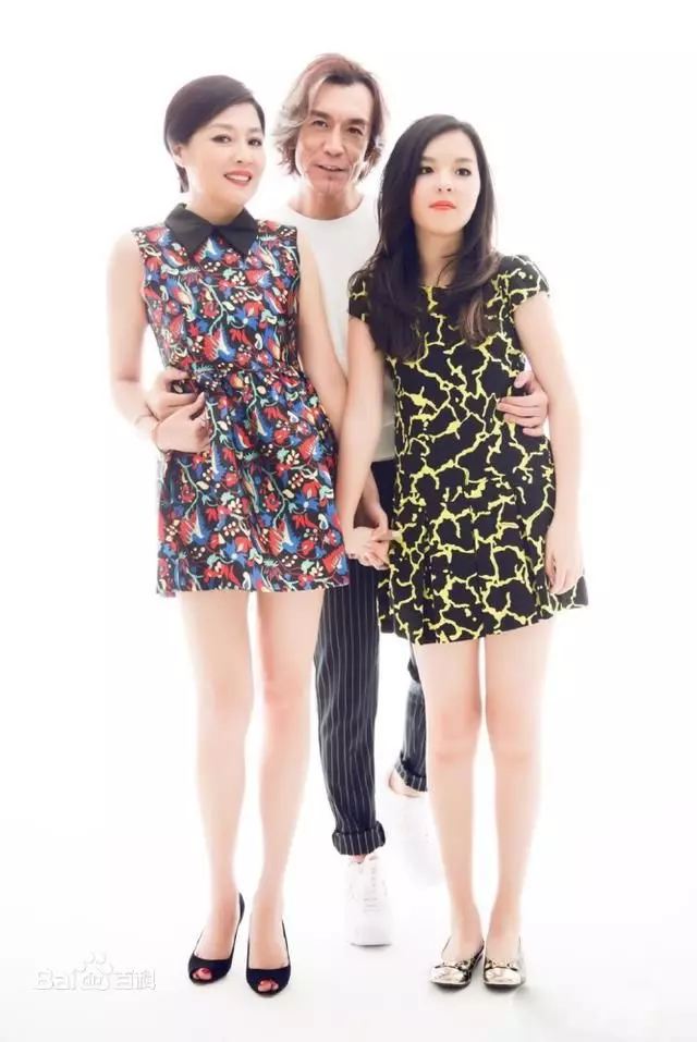 她被評最丑星二代,曾自卑到不敢出門上學,今16歲變成氣質大美女!