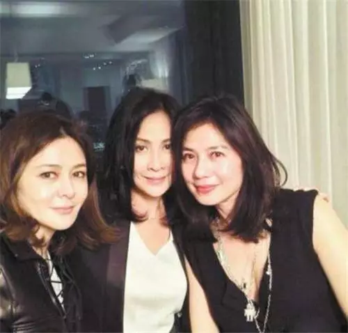 她美過張曼玉,是劉德華心中最佳「妻子」人選,丈夫早逝,今57歲活成這樣!