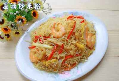 香噴噴!教你炒出好吃到飛天的星洲米粉,材料簡單,隨便炒都能跟外面賣的Fight -