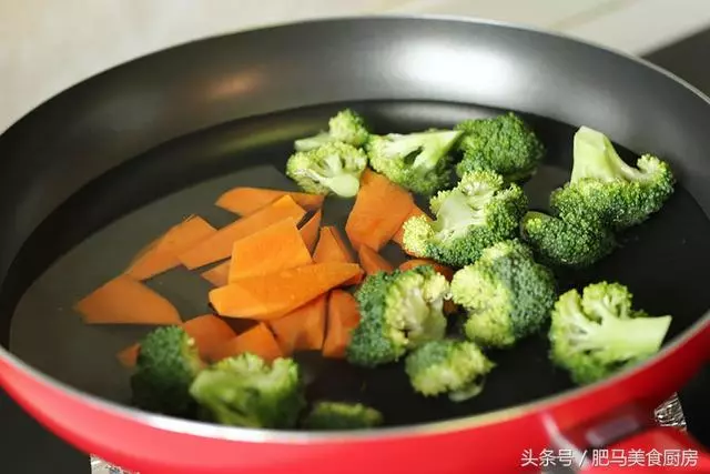 鼓油雞怎麼做?快手20分鐘,全家都愛的鼓油雞端上桌,咸鮮適中回味有點甜