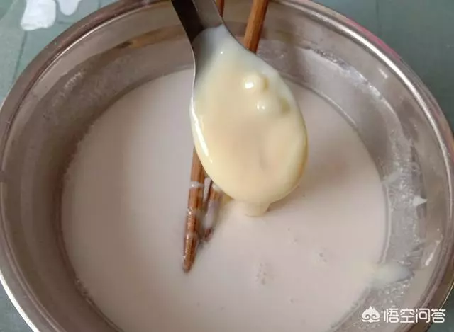 即食馬蹄粉完全可以做馬蹄糕 ,而且做法非常簡單