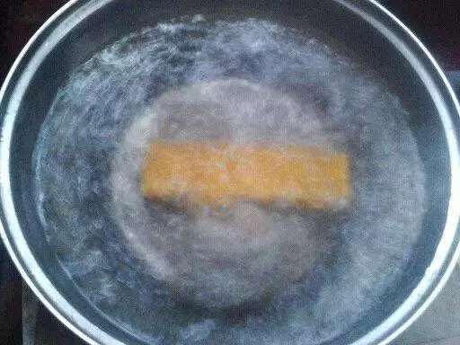 即食馬蹄粉完全可以做馬蹄糕 ,而且做法非常簡單