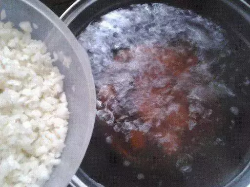即食馬蹄粉完全可以做馬蹄糕 ,而且做法非常簡單