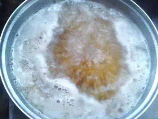 即食馬蹄粉完全可以做馬蹄糕 ,而且做法非常簡單