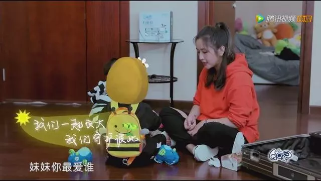 何潔女兒大哭,七寶做了3件事,網友紛紛贊單身媽媽依然教得棒!