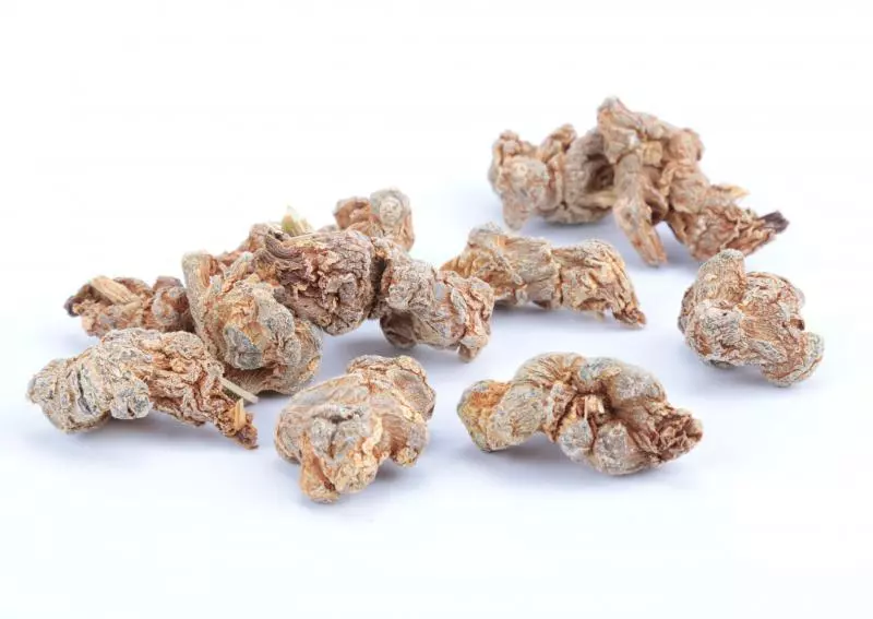 皮膚暗沉和色斑讓你苦惱不堪?每天一杯,這味中草藥讓你重返美麗自信!